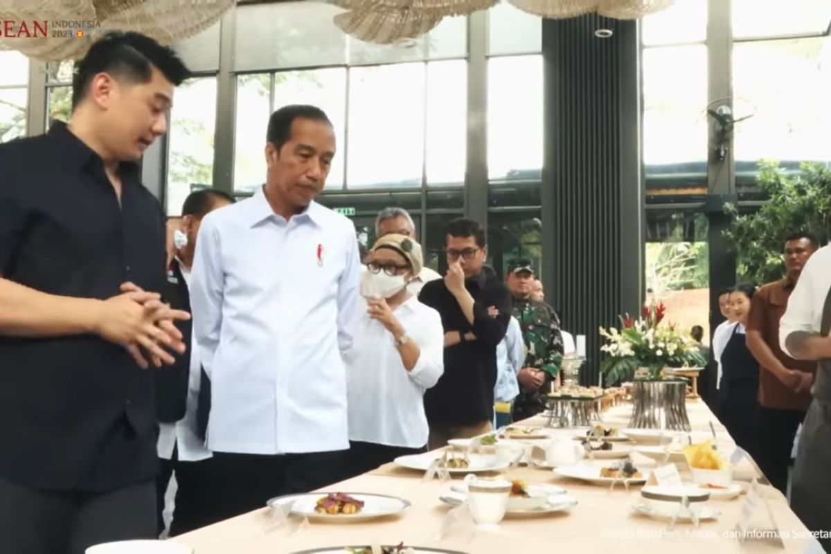 Presiden Jokowi tinjau persiapan Gala Dinner KTT ke-43 ASEAN