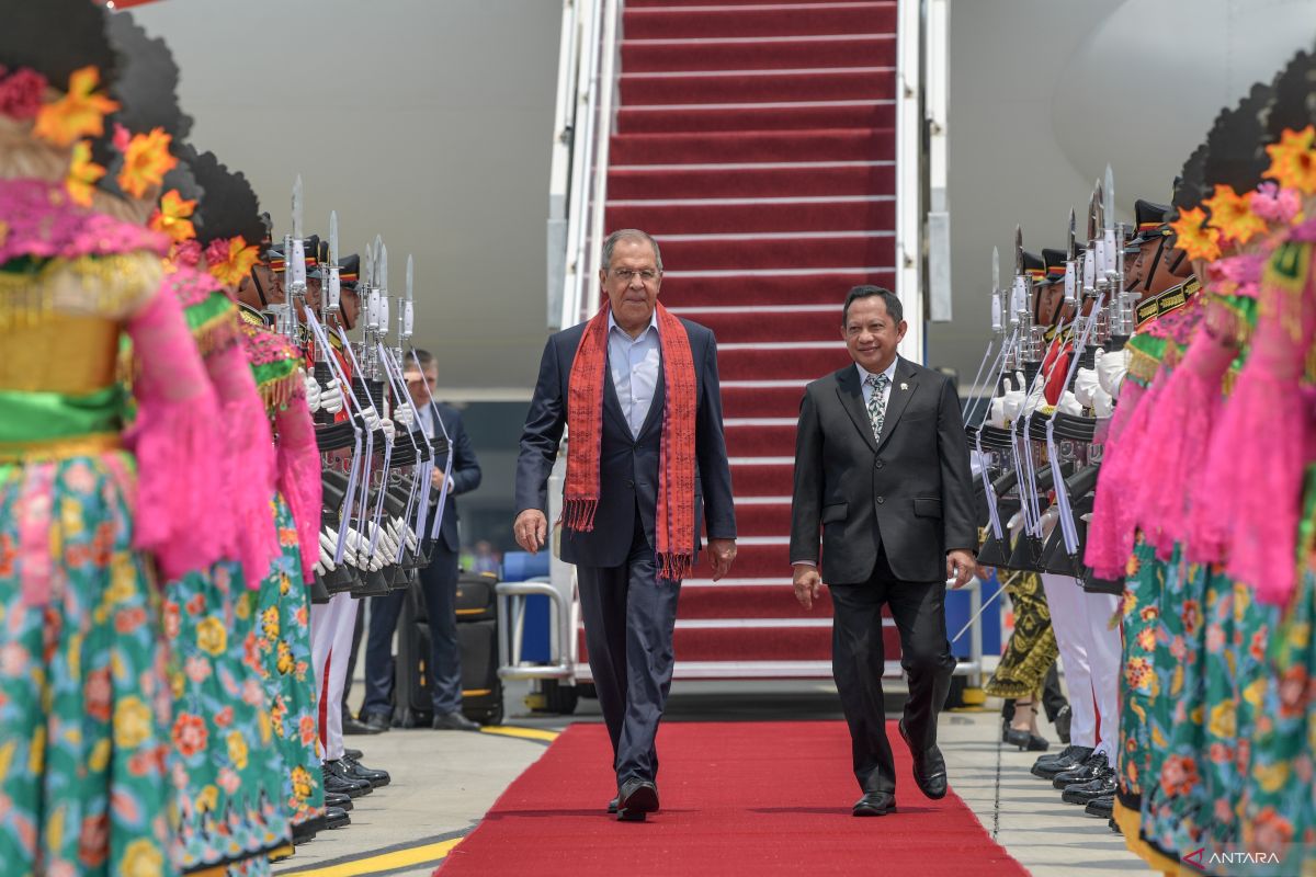 Kemarin, Bamsoet puji Jokowi hingga menlu Rusia tiba di RI