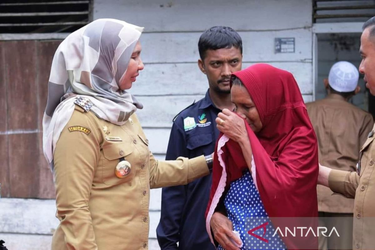 Pemkab Nagan Raya salurkan bantuan untuk korban angin kencang