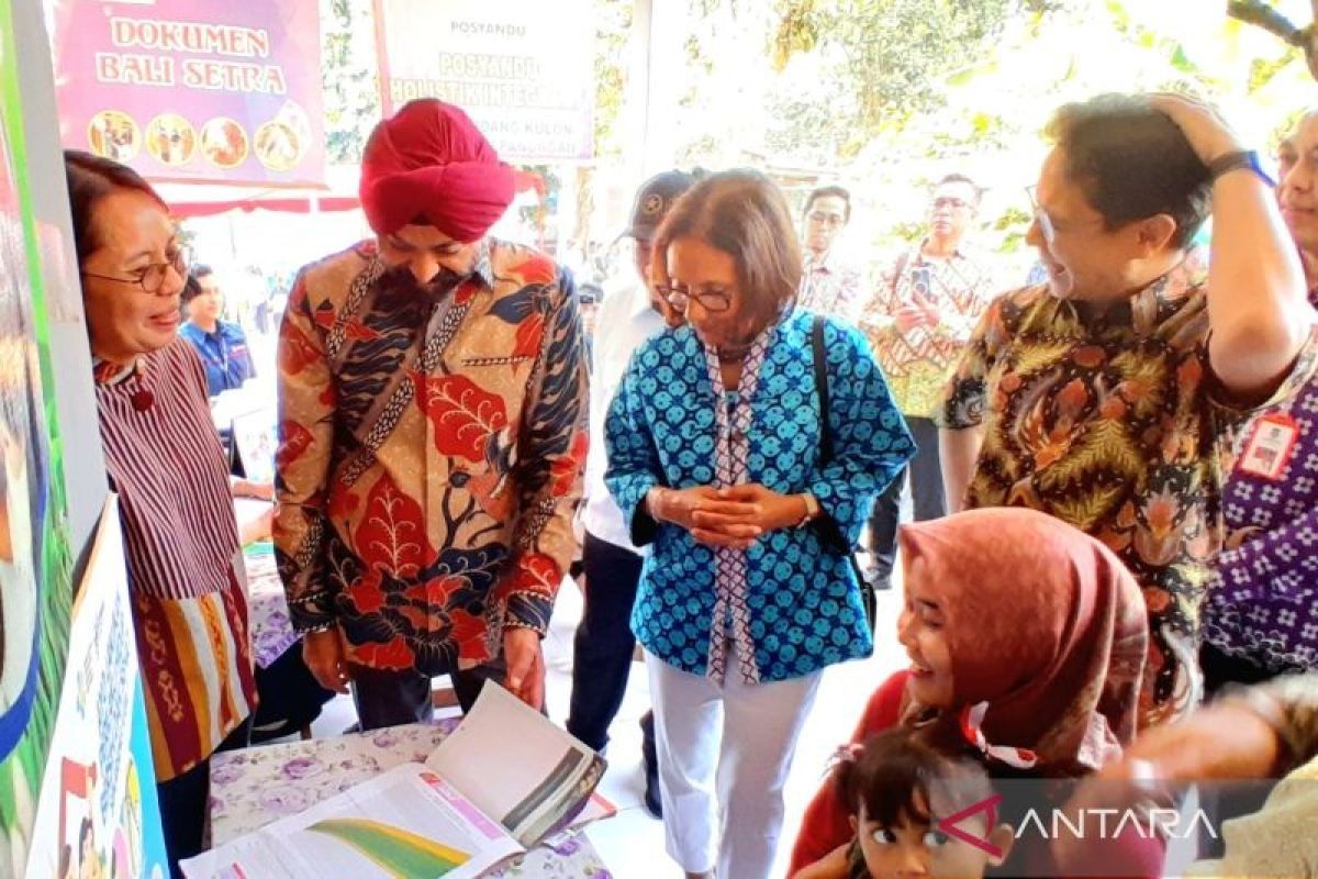 Presiden Bank Dunia Ajay Banga antusias ikuti kelas ibu hamil di Tangerang