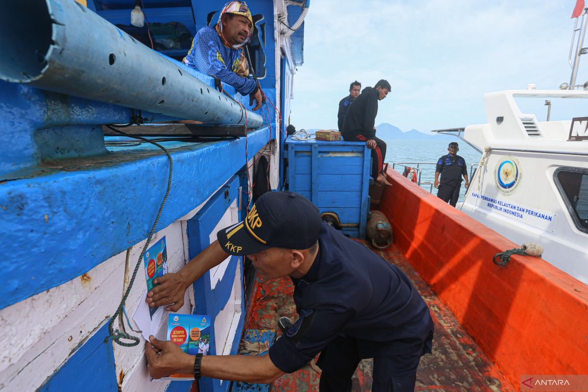 FOTO - Bulan Cinta Laut di Aceh