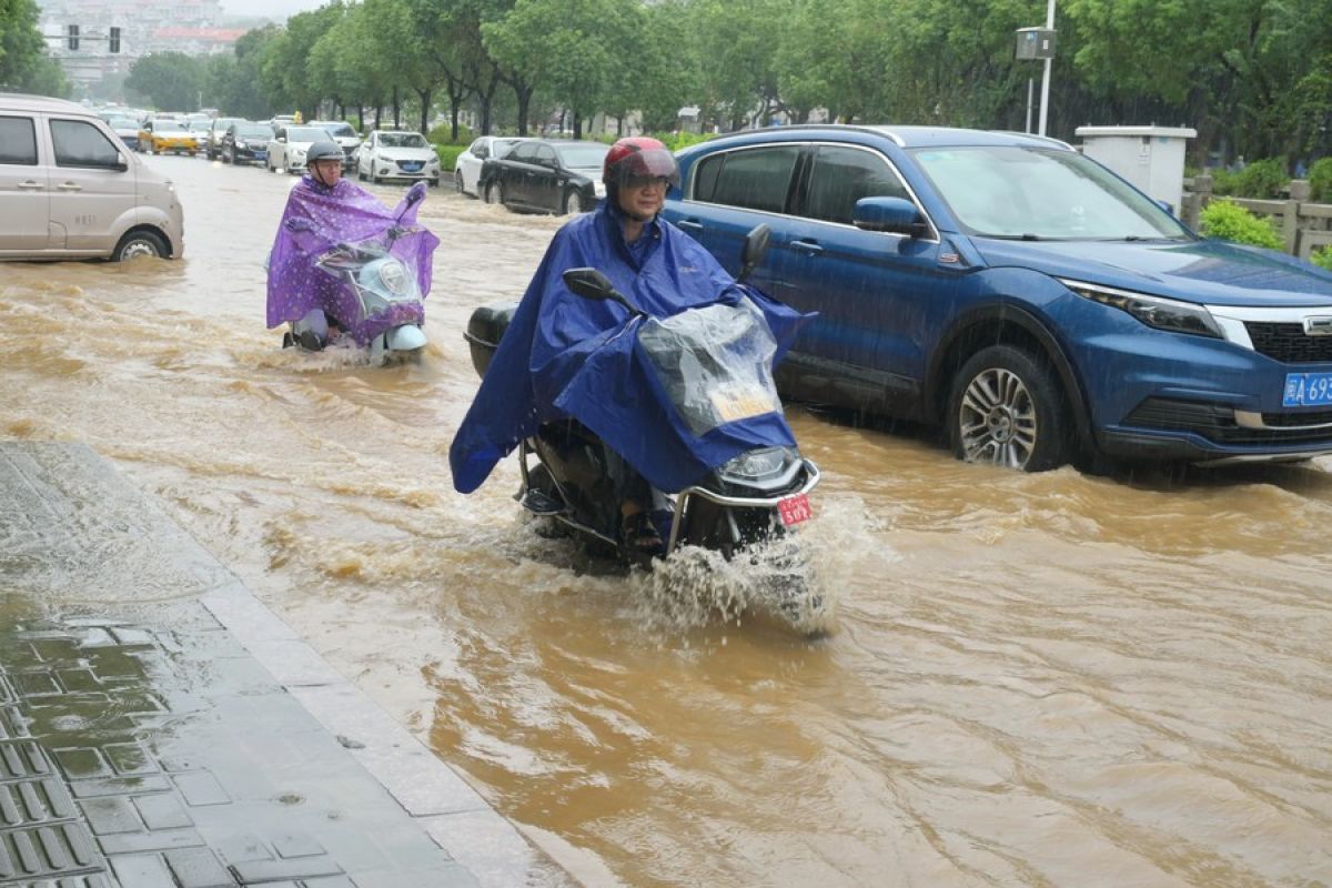 Lebih dari 36.000 orang dievakuasi di Fuzhou China akibat Topan Haikui