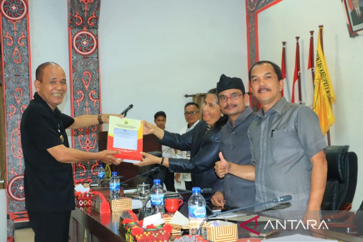 DPRD Samosir terima nota pengantar Ranperda P-APBD 2023