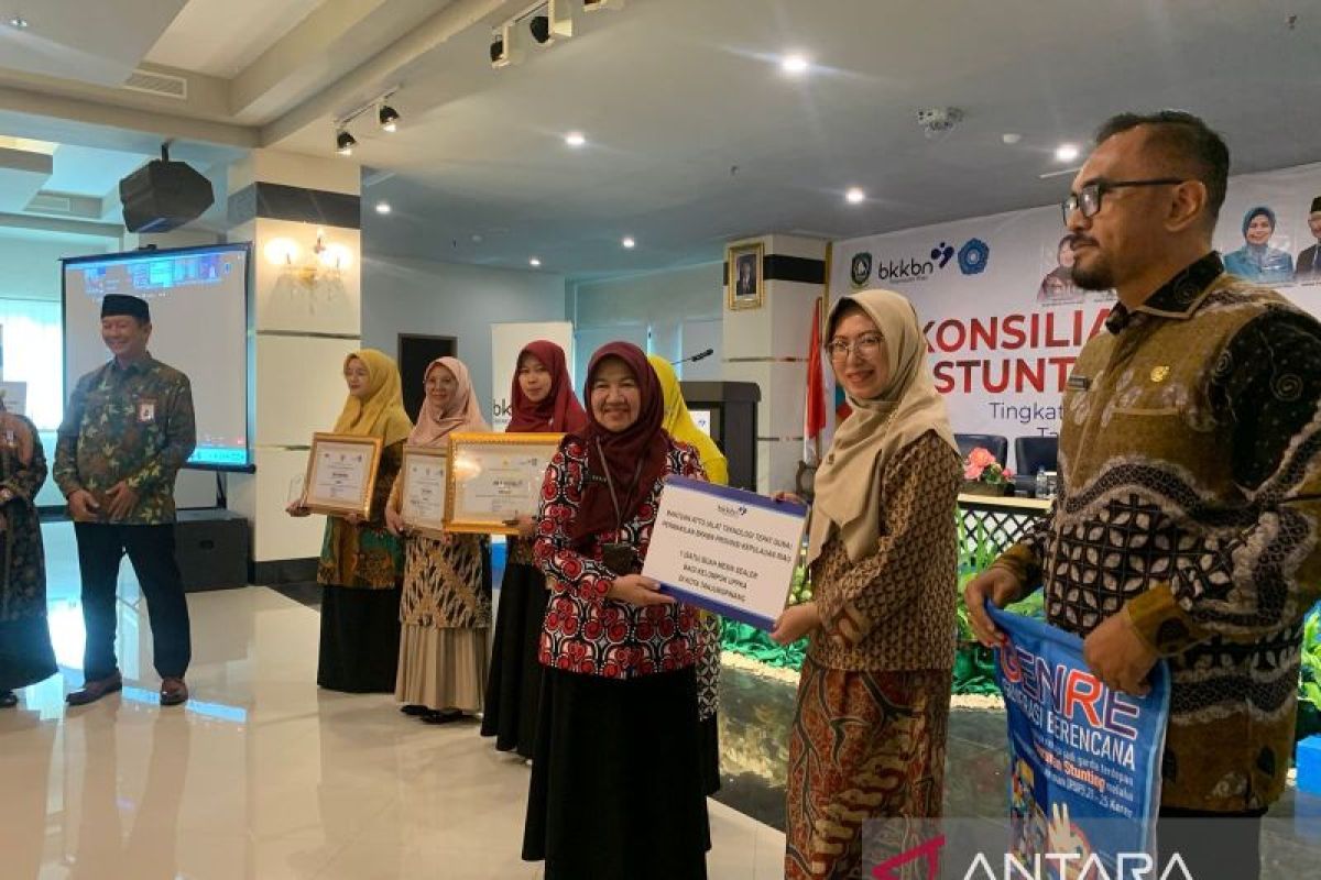 Pemkot Tanjungpinang terima penghargaan dari BKKBN karena turunkan stunting