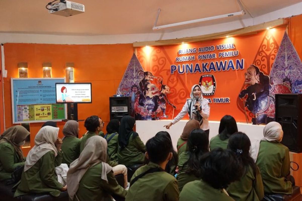 KPU Jatim terima kunjungan mahasiswa FISIP UPN bahas perkembangan pemilu
