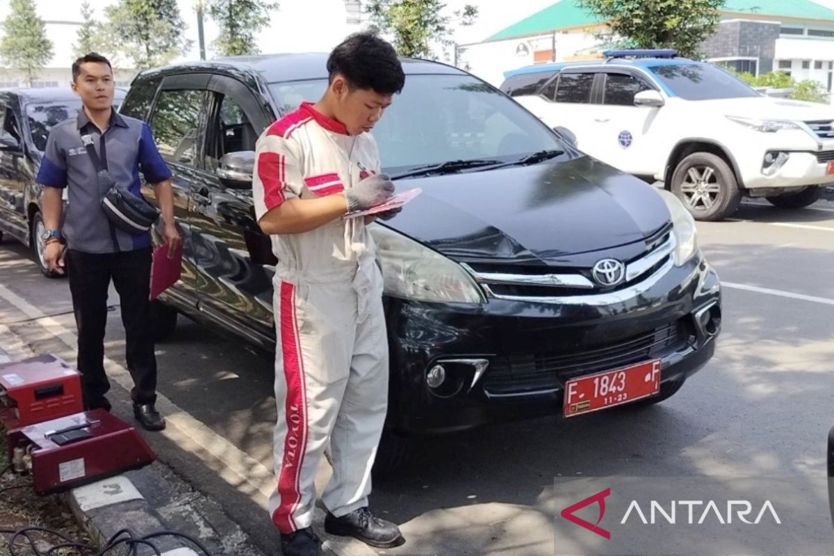 Sebanyak 10 persen kendaraan dinas milik Pemkab Bogor tak lulus uji emisi