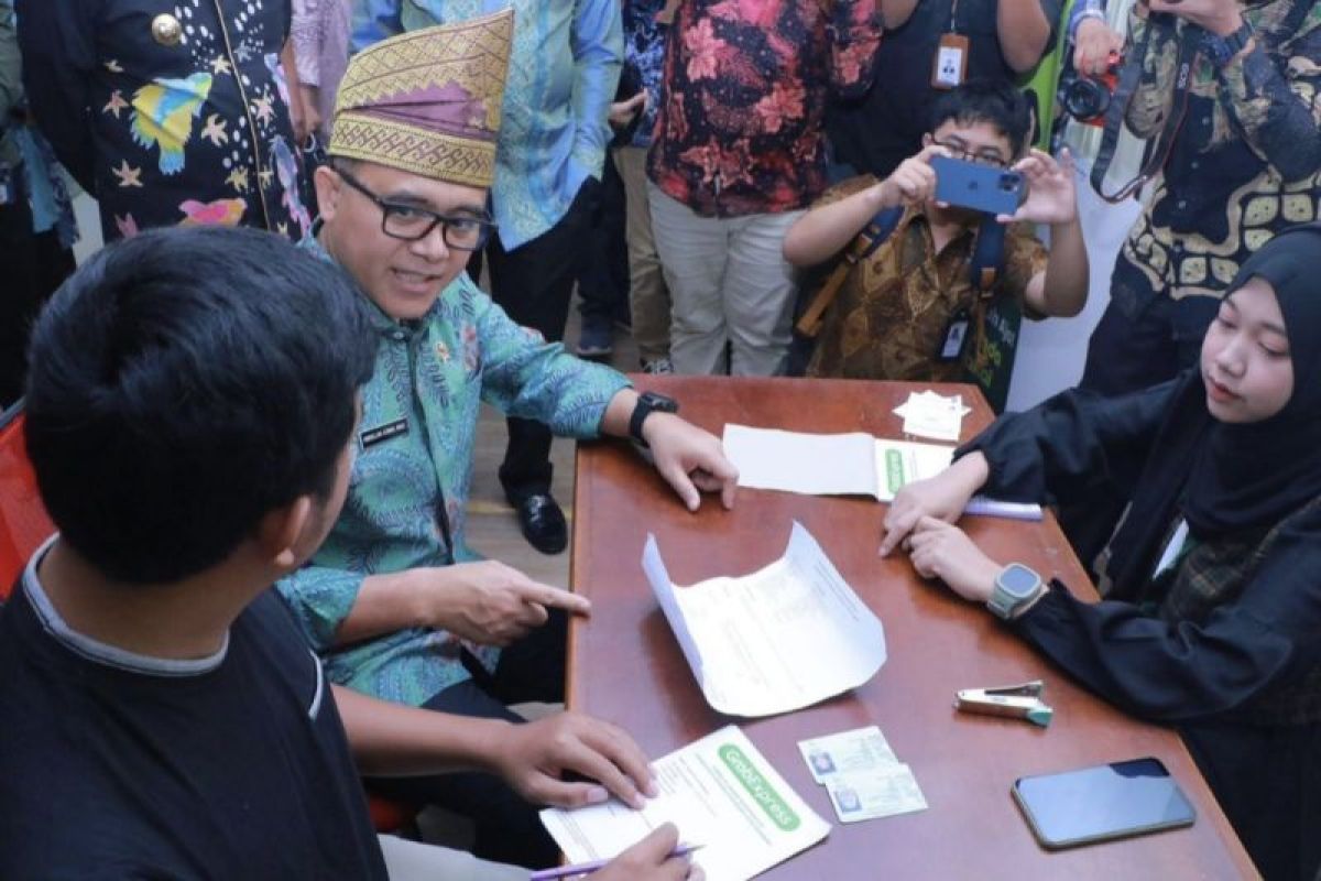 Menteri PAN-RB tinjau aktivitas MPP Pekanbaru
