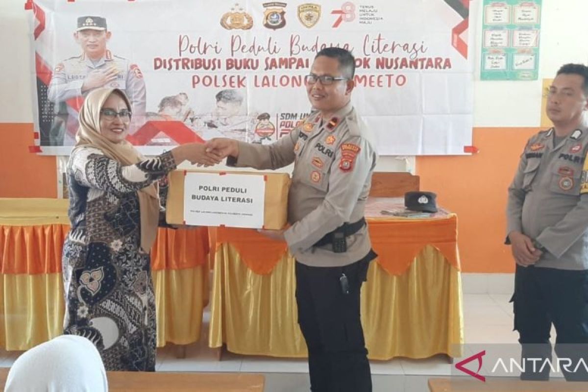 Polresta Kendari Bagikan Sebanyak 302 Buku Untuk Siswa SD Dan SMP ...