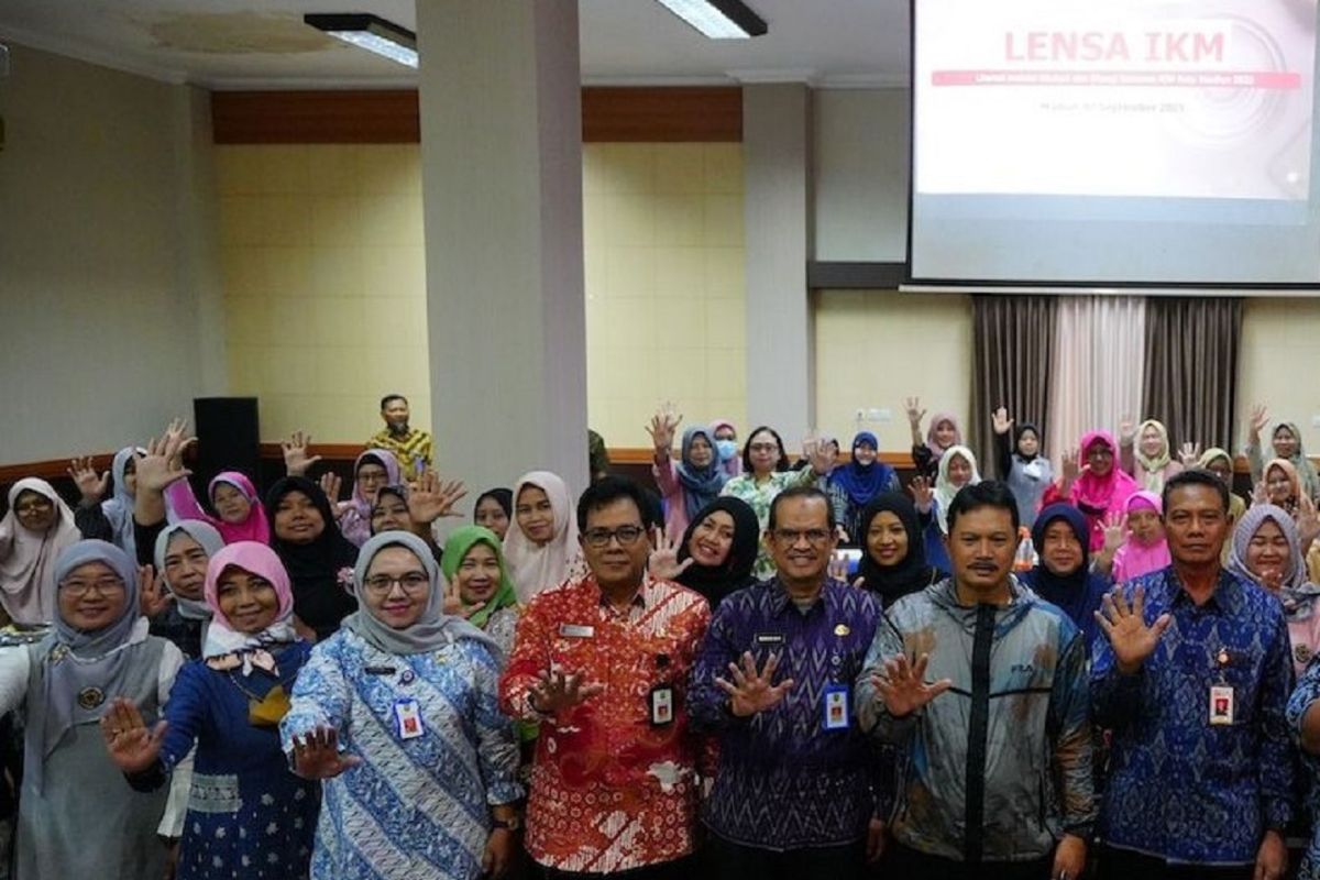 Pemkot Madiun gandeng OJK Kediri beri pelatihan fotografi produk IKM