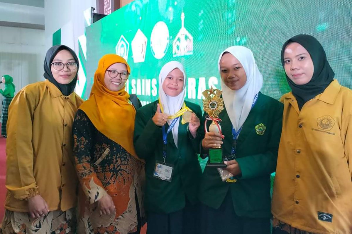 Aplikasi My Dictar buatan santriwati Purbalingga raih juara nasional