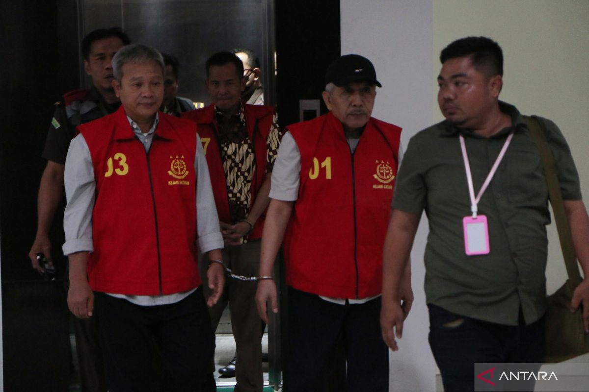 Mantan Kadis ESDM NTB membantah terima uang di kasus tambang PT AMG