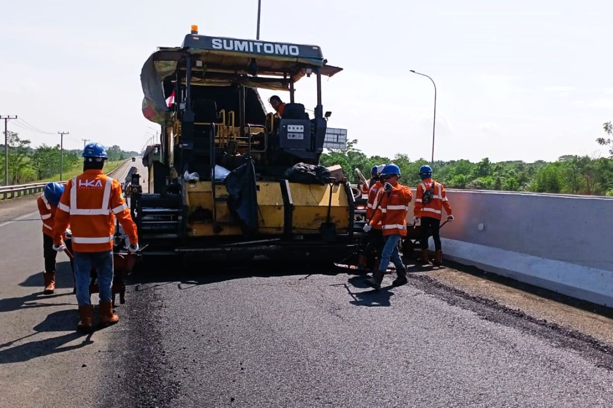 Hakaaston gunakan aspal performance grade untuk jalan tol