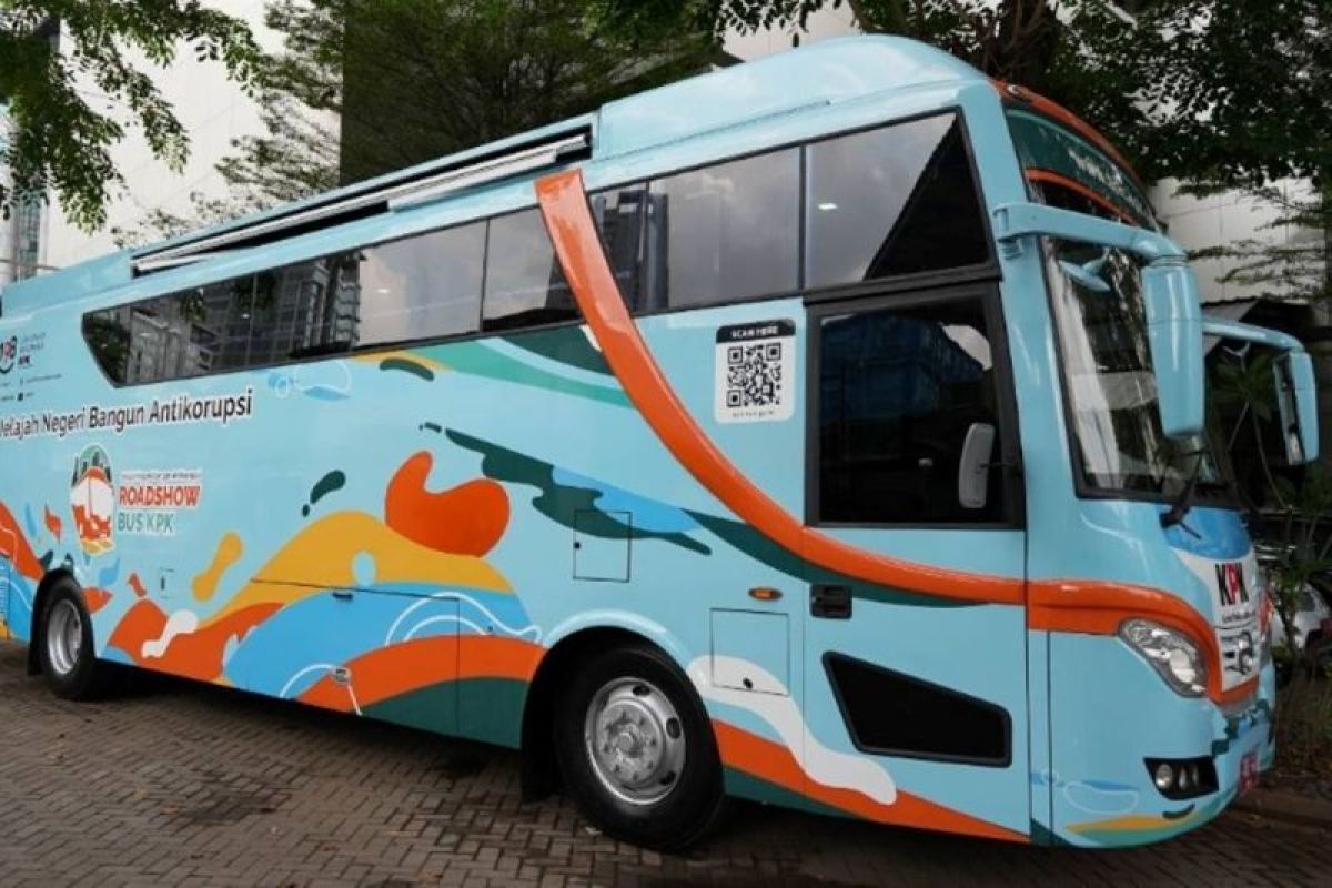 Road show bus KPK jelajah Pekanbaru