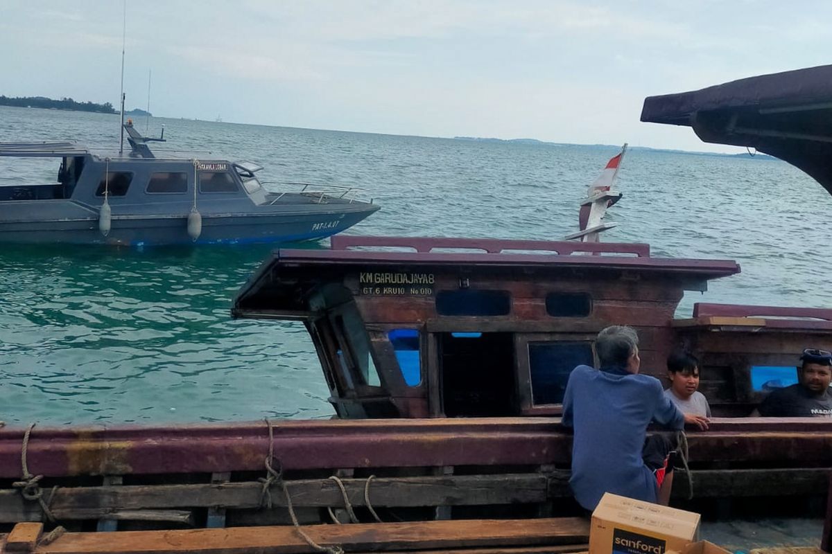 TNI AL evakuasi ABK dari kapal kandas yang menabrak karang di Batam