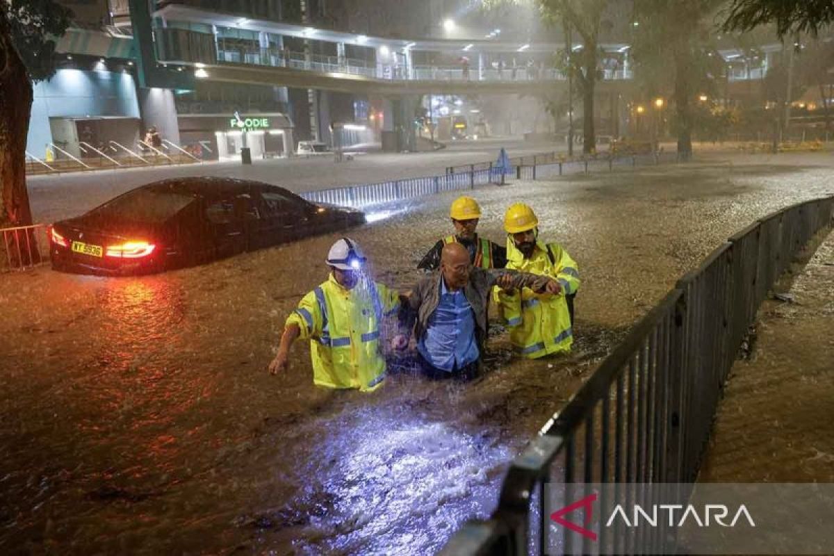 Hong Kong banjir besar akibat sisa Topan Koinu