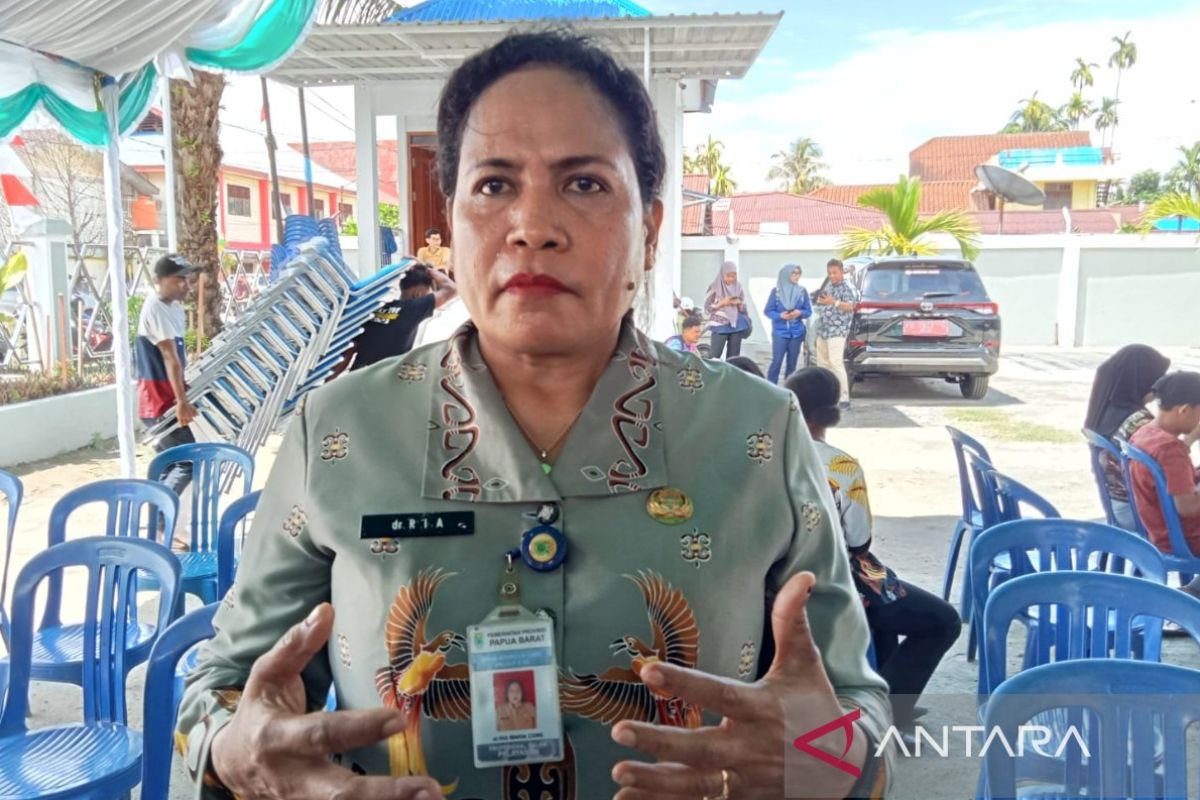 Disadminduk Papua Barat sasar pegawai pemerintah-swasta aktivasi IKD