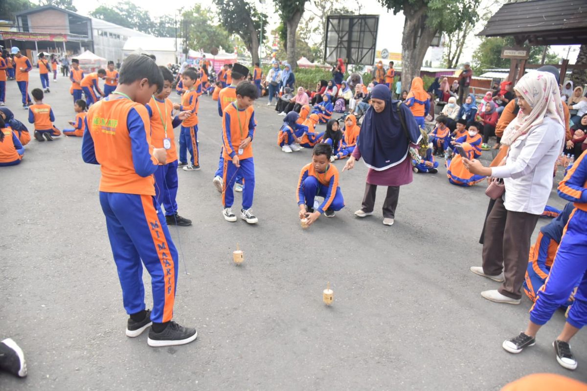 1.891 siswa di Sleman mengiikuti Festival Gangsing Bambu peringati Haornas