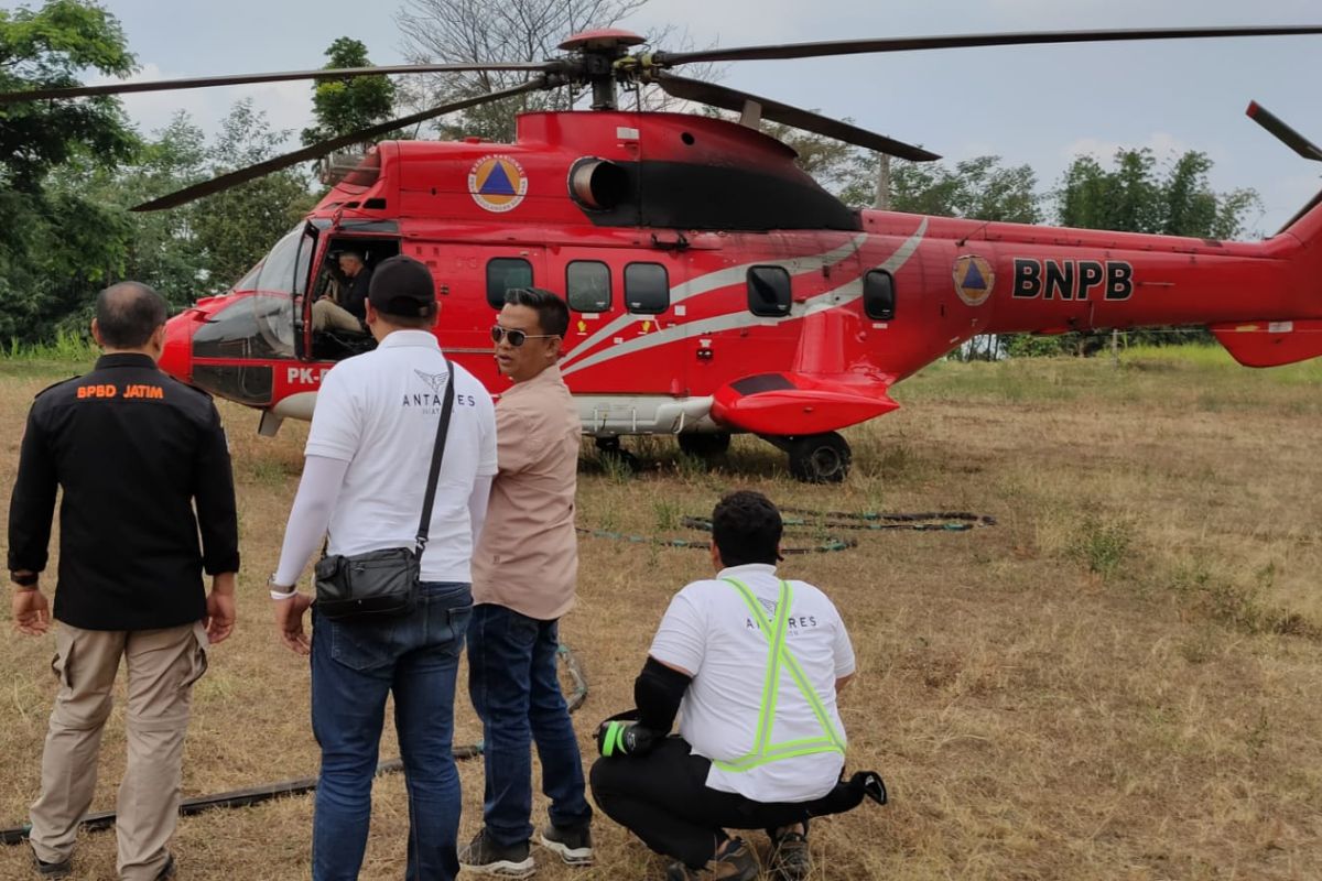 BNPB tambah bantuan helikopter tangani karhutla Gunung Arjuno