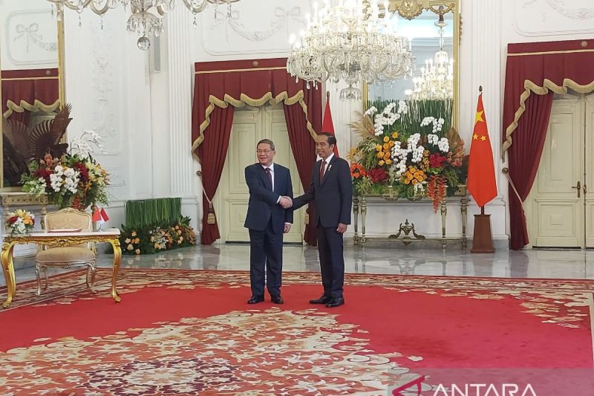 Presiden Jokowi menggelar pertemuan bilateral dengan PM China Li Qiang