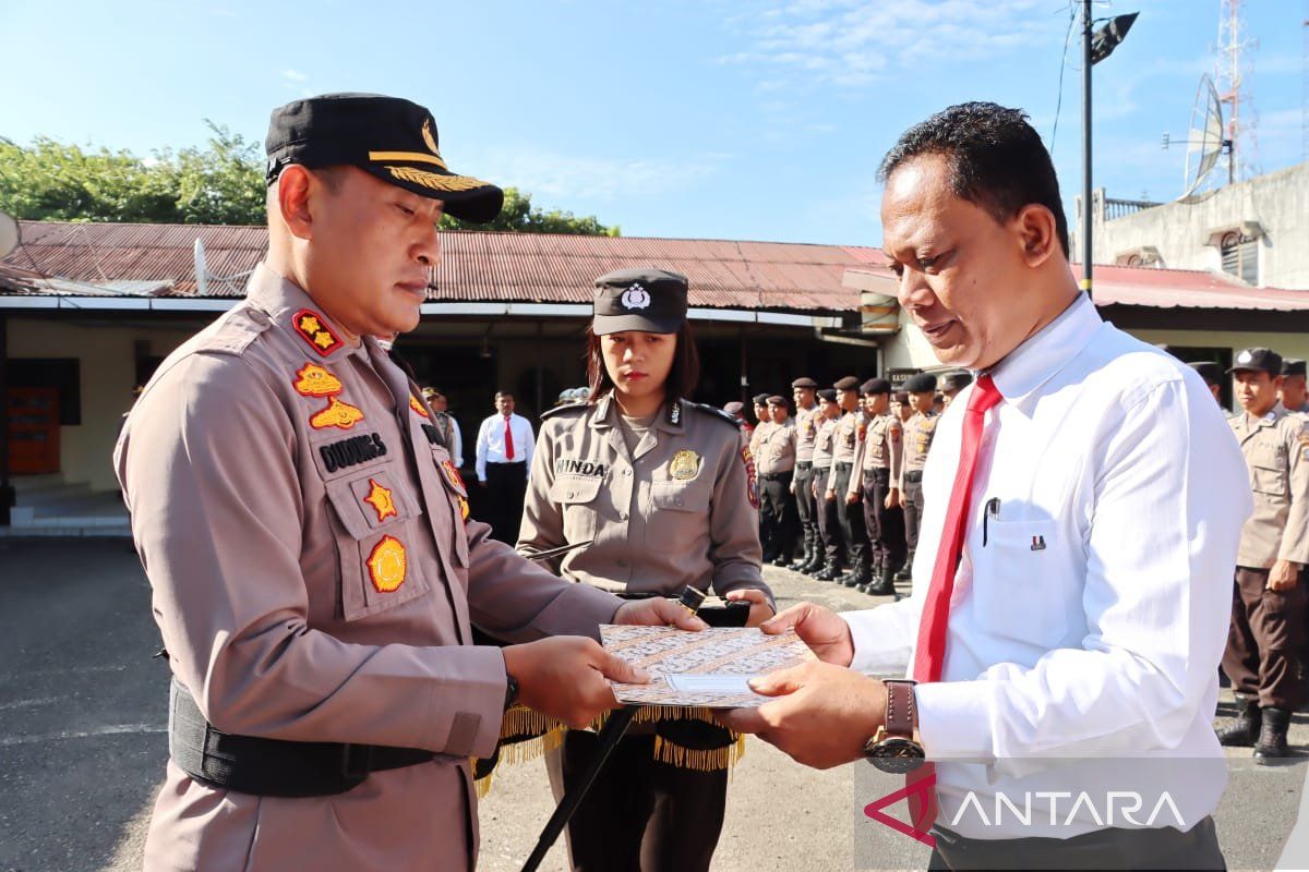 Ungkap kasus 3 kg sabu, Polres Padangsidimpuan beri penghargaan kepada personel