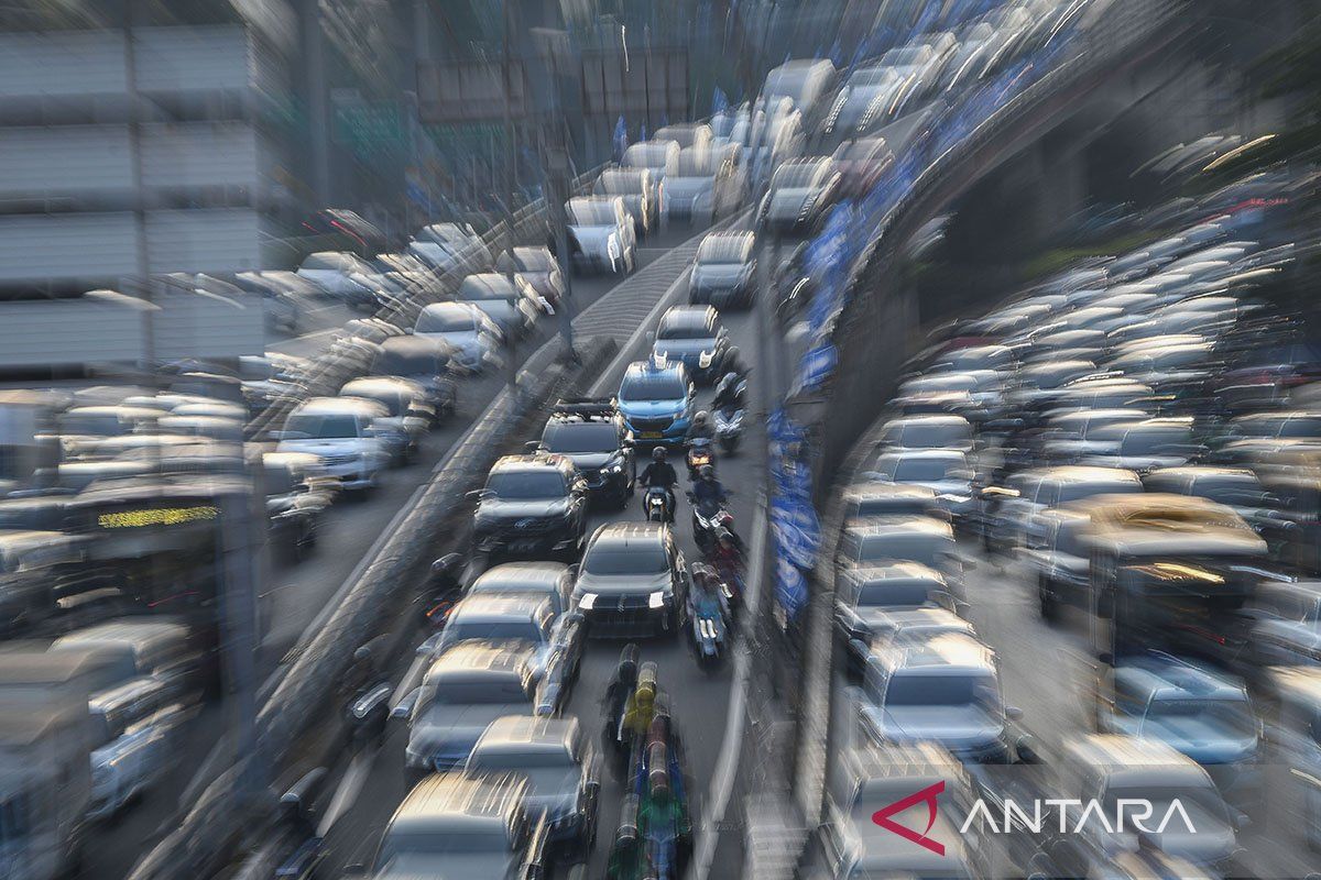 Legislator: Pembatasan kendaraan dapat bantu atasi polusi di Jakarta