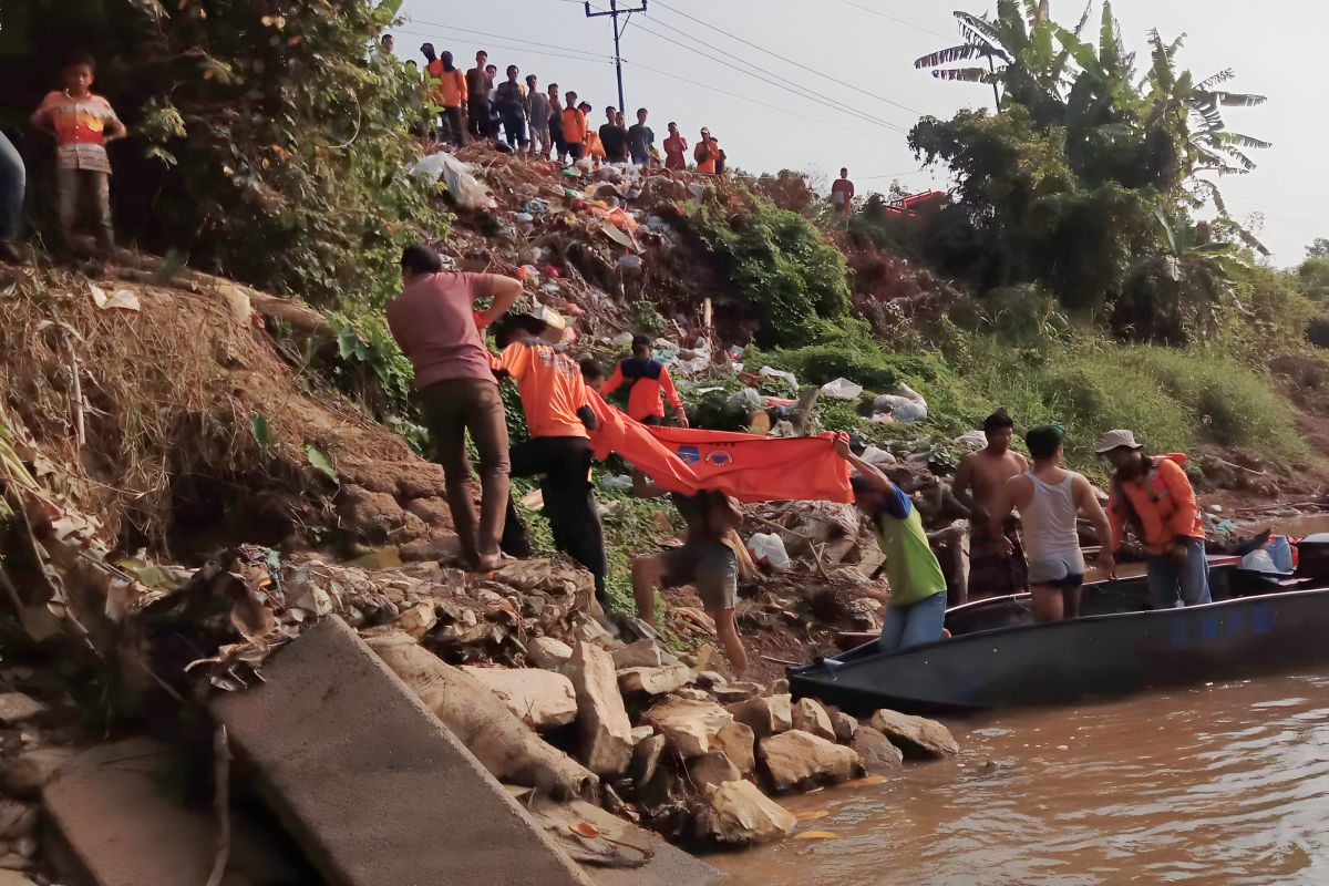 Tim BPBD OKU temukan jasad korban tenggelam di Sungai Ogan