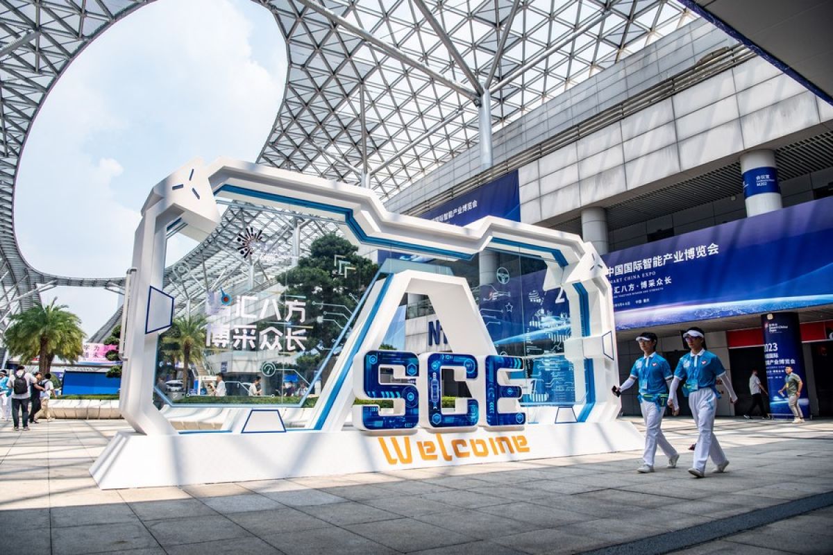 Robot untuk perbaikan pipa limbah jadi perhatian di Smart China Expo