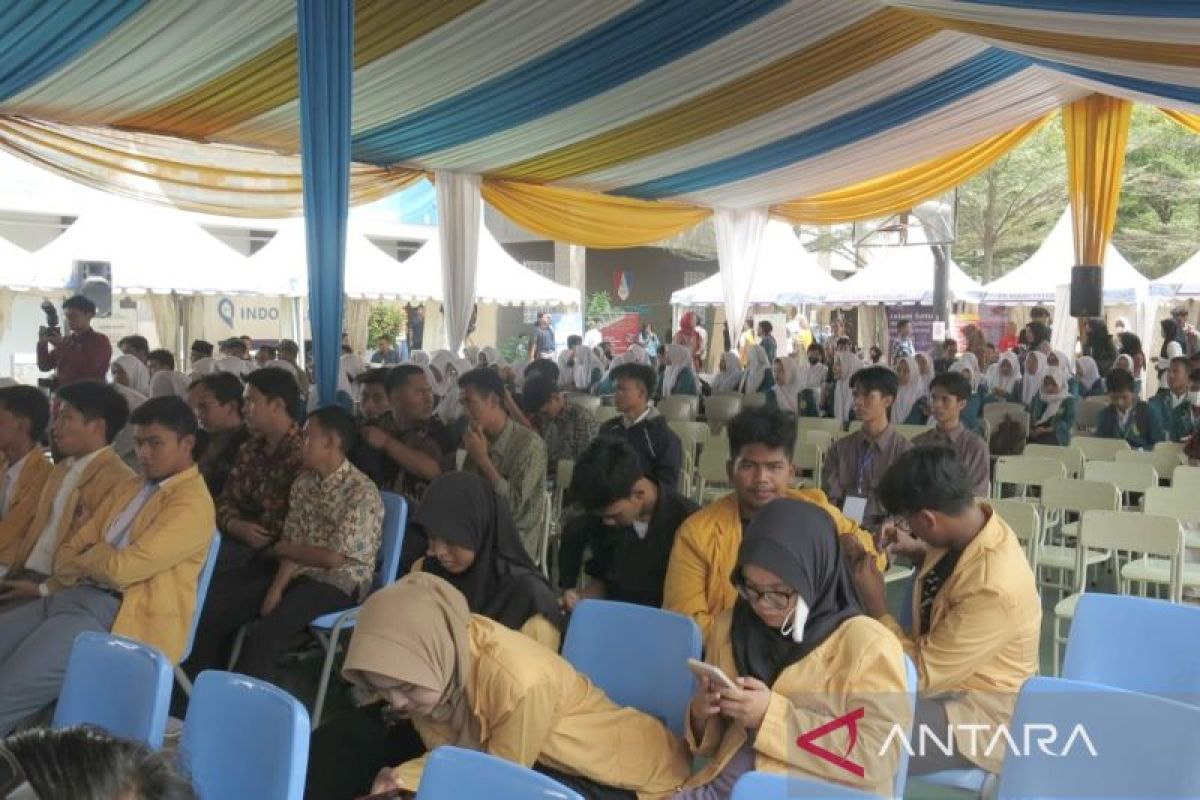 Ribuan pencari kerja ikut job fair di Cileungsi Bogor