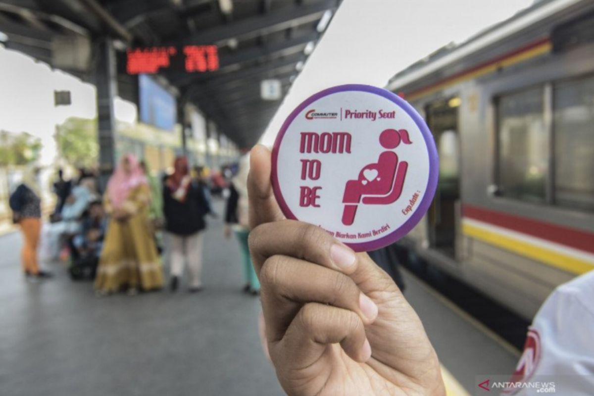 TransJakarta pertimbangkan pin prioritas untuk kenyamanan disabilitas pada transportasi umum