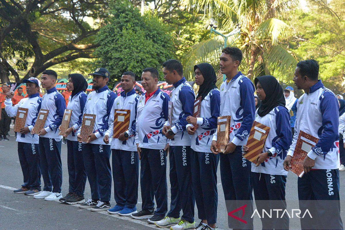 Haornas 2023, Gubernur Aceh berikan penghargaan untuk pelaku olahraga berprestasi