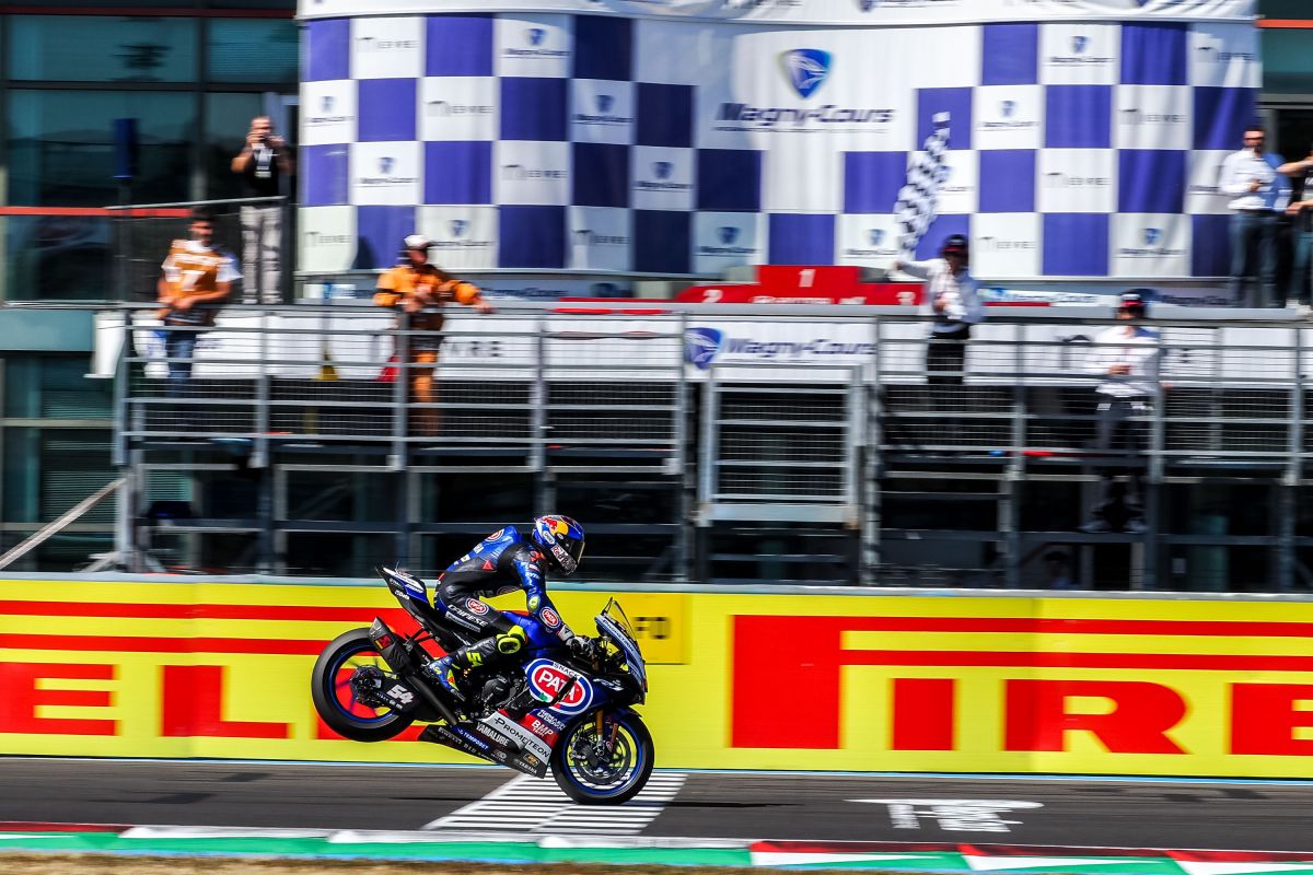 Toprak menangkan Race 1 WSBK Prancis, Bautista finis P10