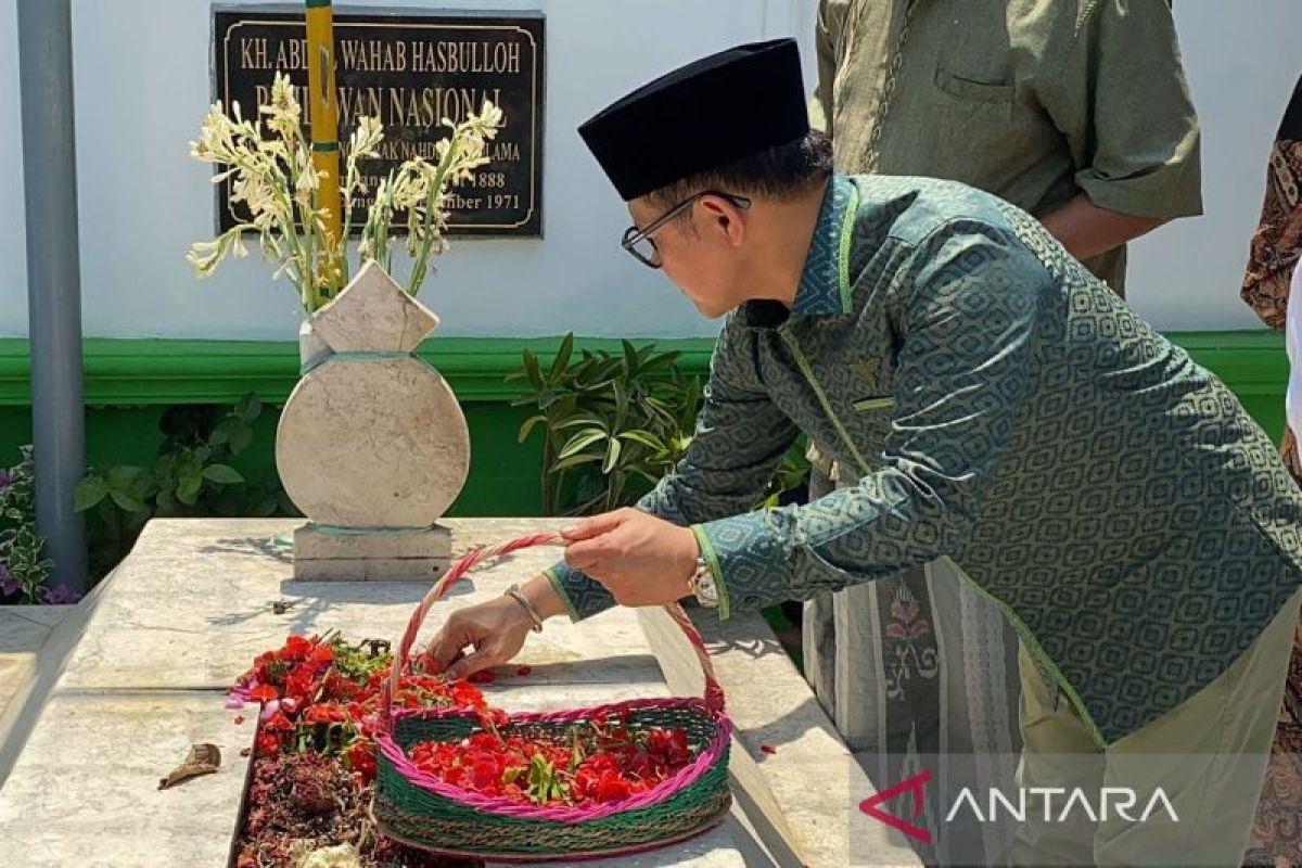 Cak Imin ziarah makam pendiri NU di Jombang