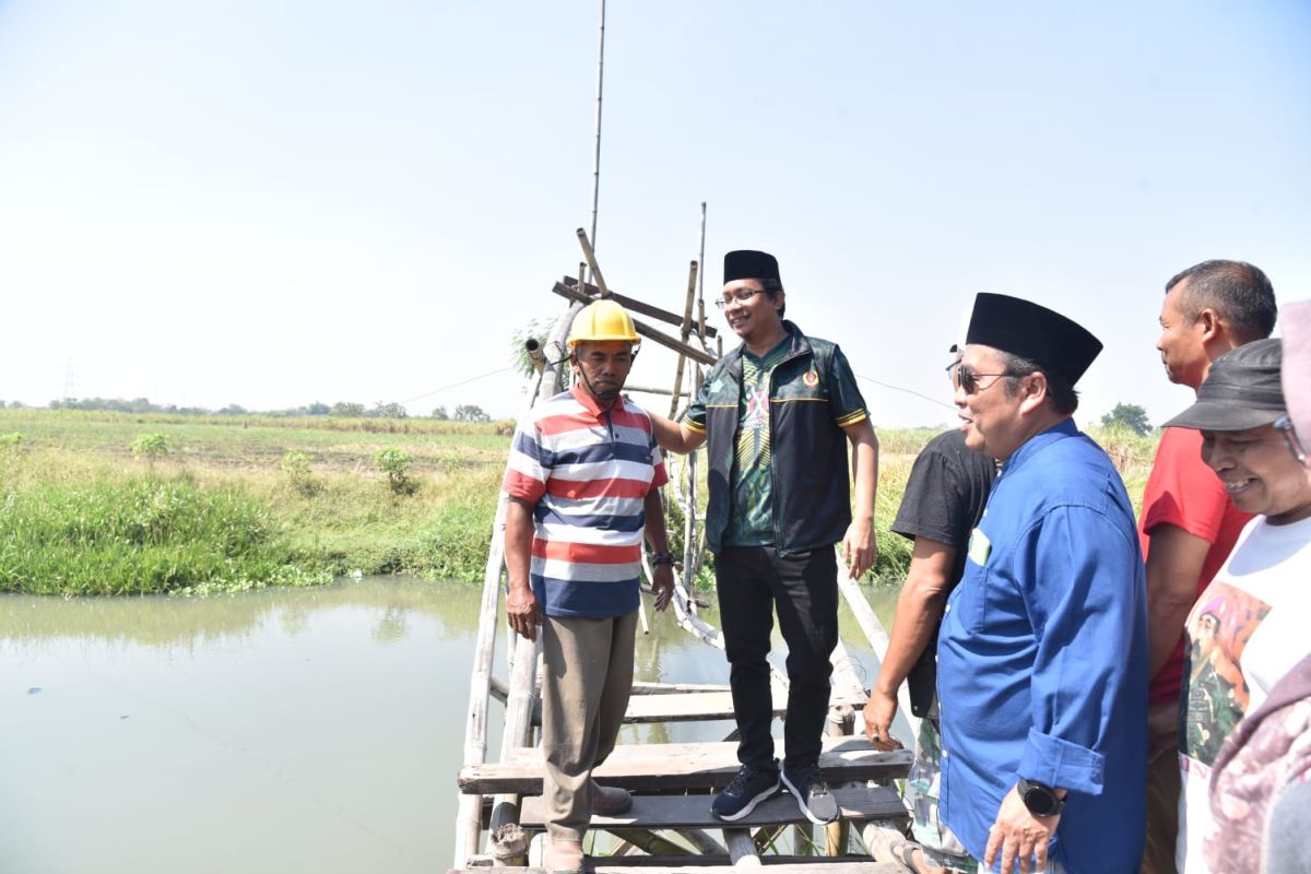 Pemkab Sidoarjo bangun jembatan dan talang irigasi Wonoayu bantu pertanian