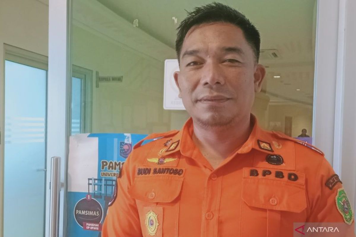 Kabupaten Penajam kerahkan mobil tangki  pasok air warga kekeringan