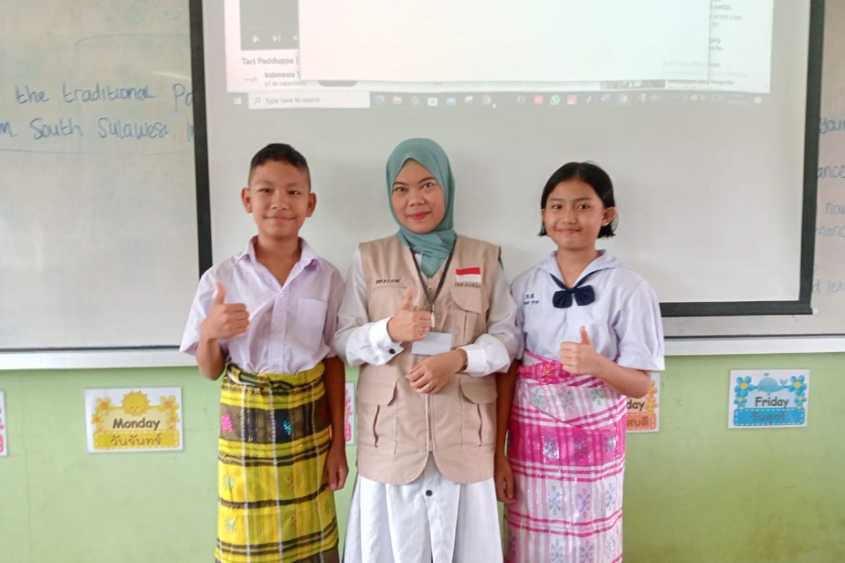 Mahasiswa Unismuh mempromosikan seni budaya Sulsel di Thailand
