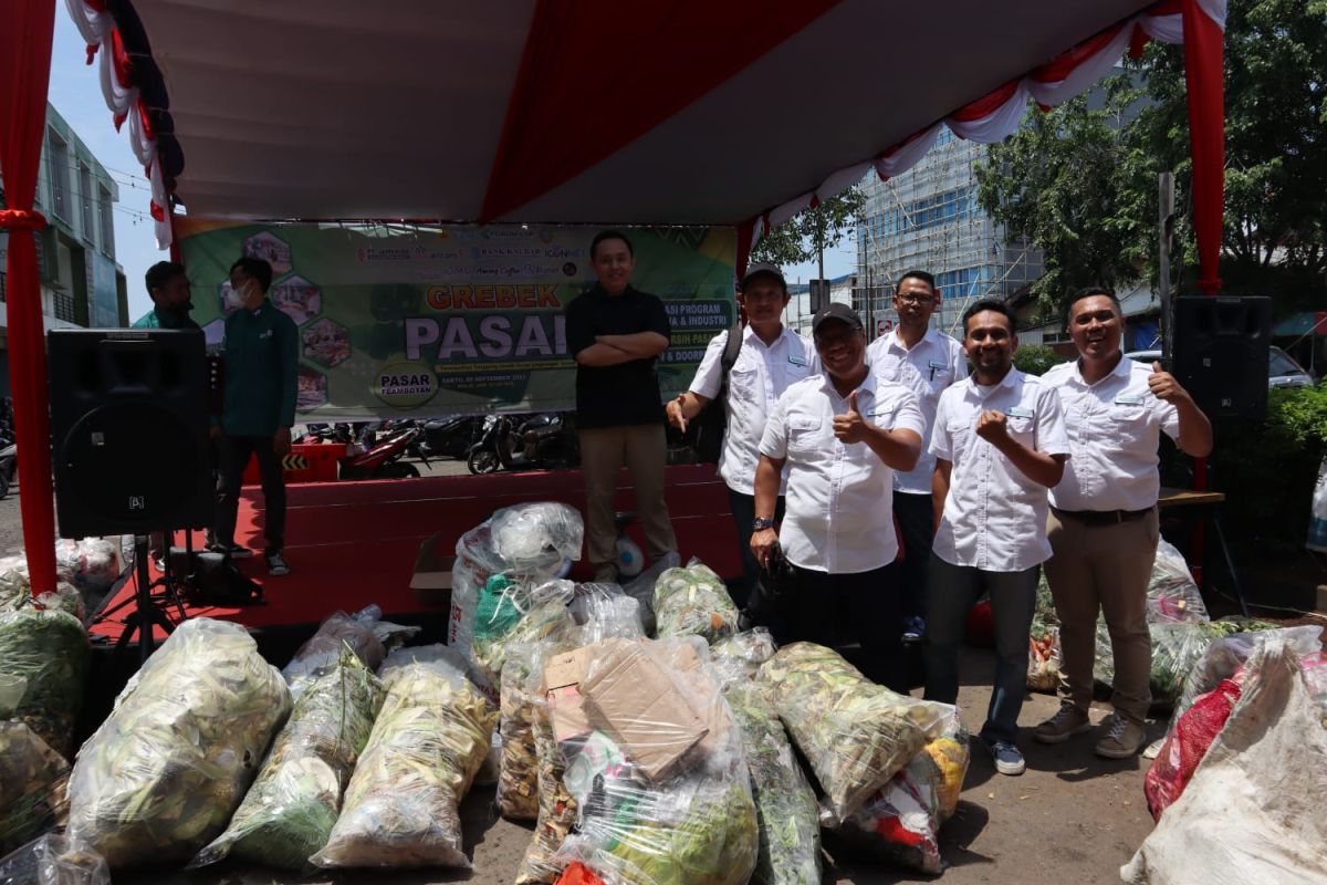 PLN dan Forum CSR Kalbar gelar kegiatan gerebek pasar