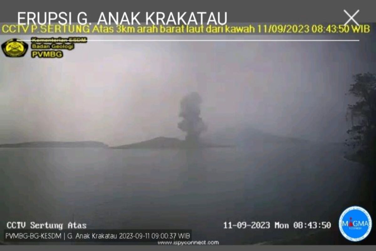 Gunung anak Krakatau kembali erupsi hari ini, selama sekitar 3 menit