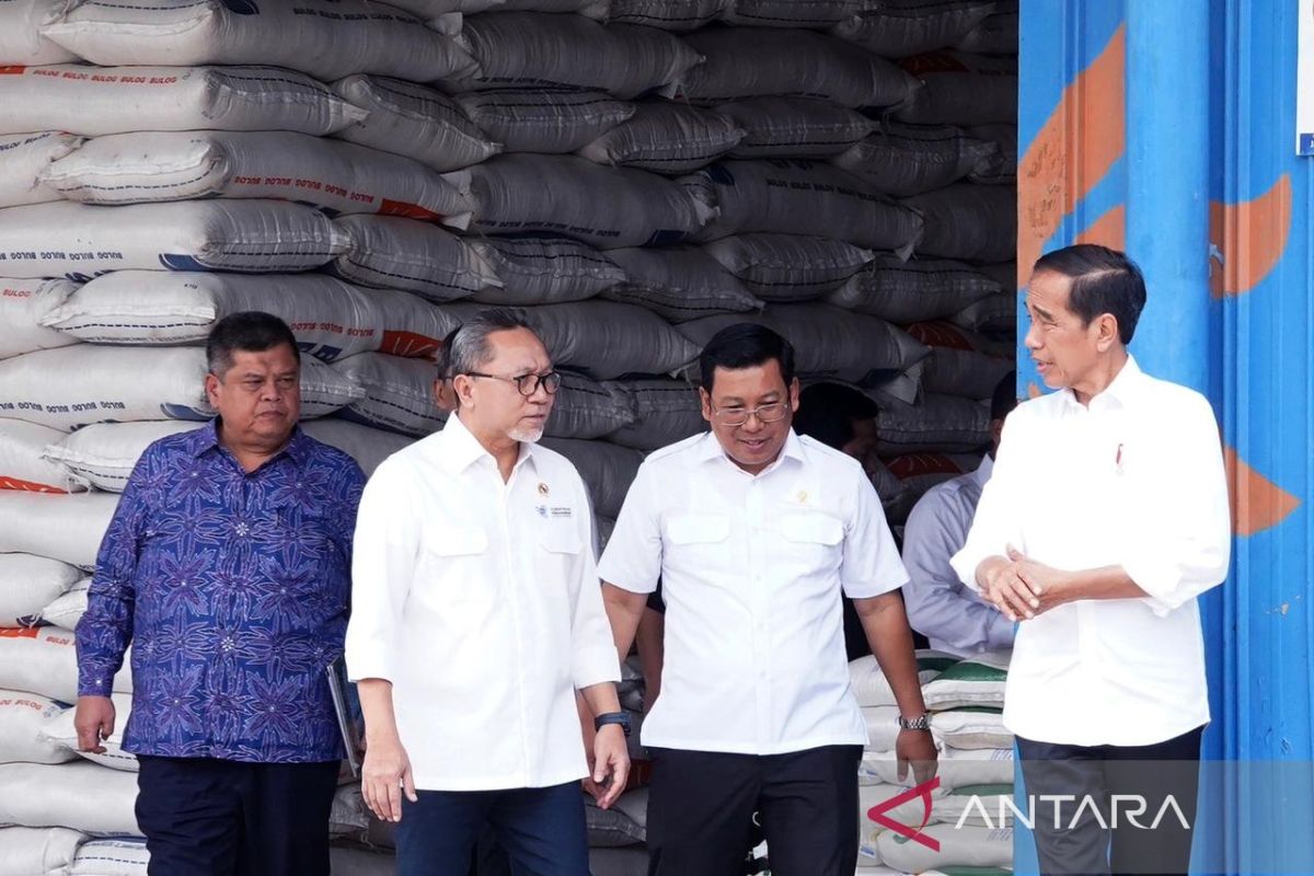 Zulhas sebut percepatan penyaluran bantuan pangan untuk tekan harga