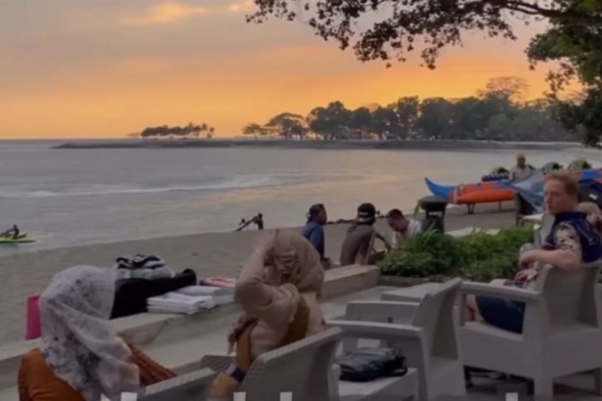 Angkringan Aruna: Resto Tepi Pantai yang Asyik saat Akhir Pekan