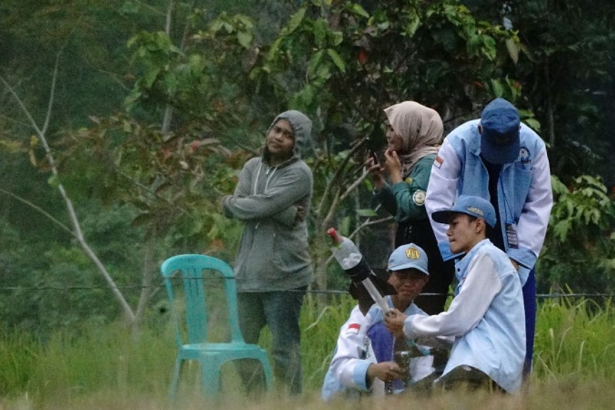 Prodi Teknik Elektro Itera gelar lomba roket air antar-SMA di Lampung