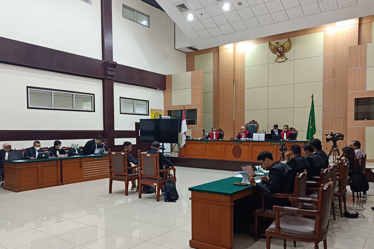 Sidang lanjutan Haris-Fatia dengarkan keterangan hasil riset KBI