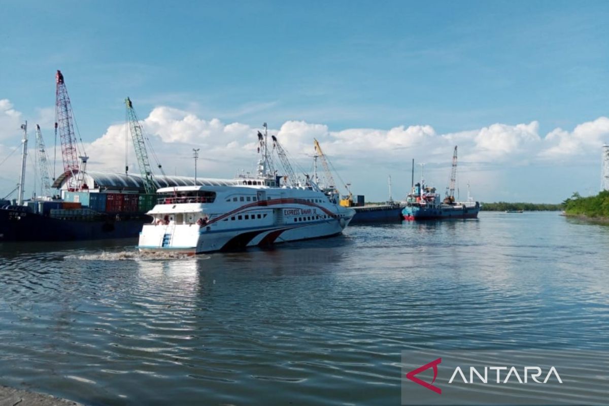 Pelindo Tanjung Pandan jamin ketersediaan air bersih bagi kapal yang sandar