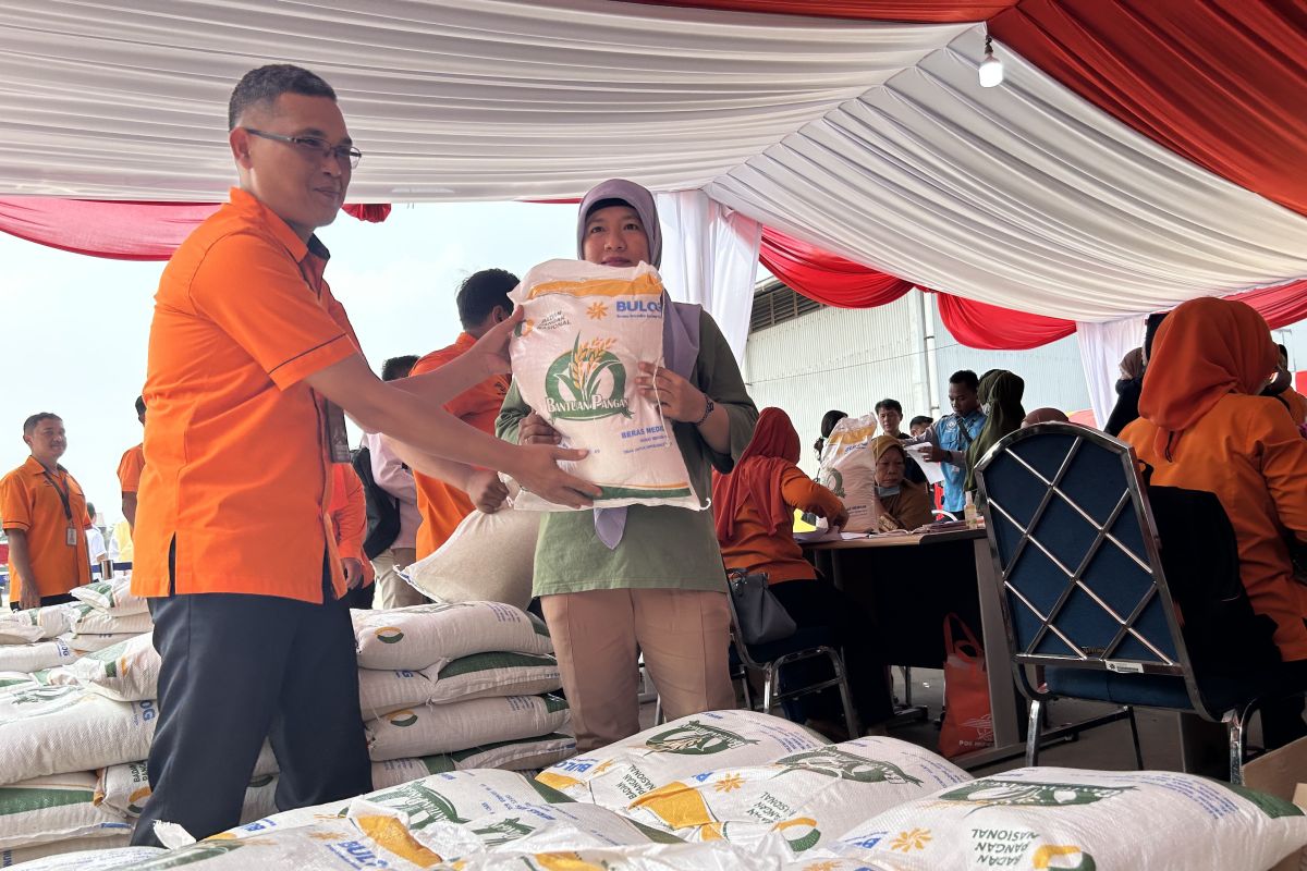 Bulog expects rice distribution to lower price to Rp11 thousand