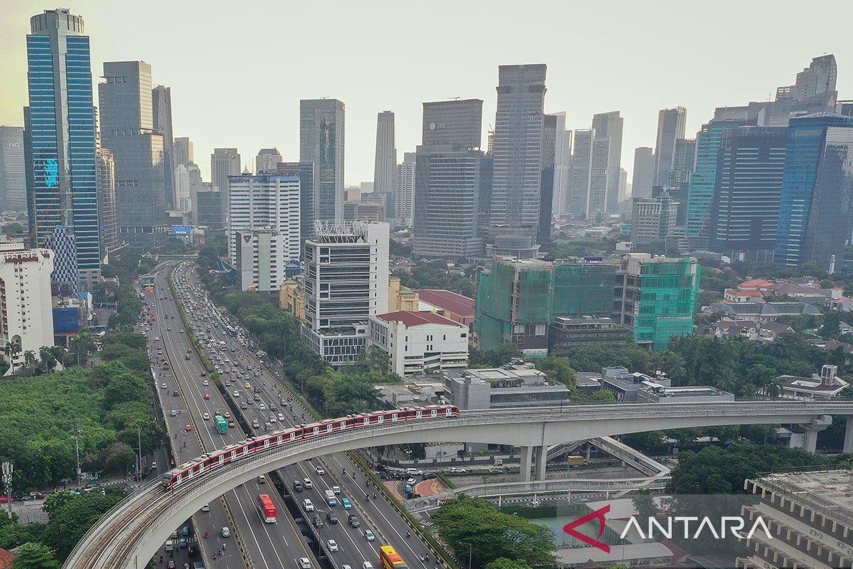 Perkirakan sebagian besar wilayah Jakarta cerah berawan Selasa