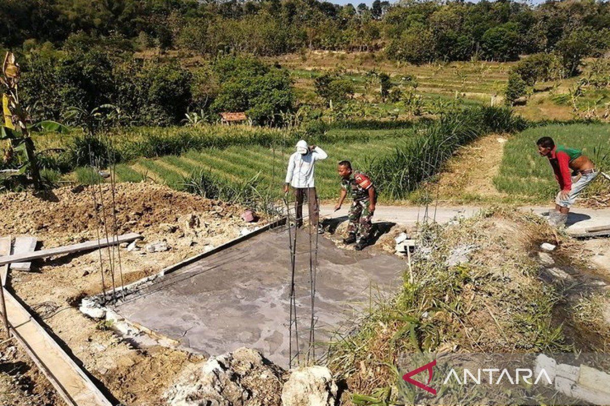 Dandim gerakkan TNI bantu pengeboran air bantuan Kemenhan