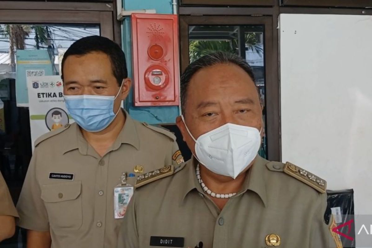 Warga Pademangan diimbau gunakan masker saat keluar rumah