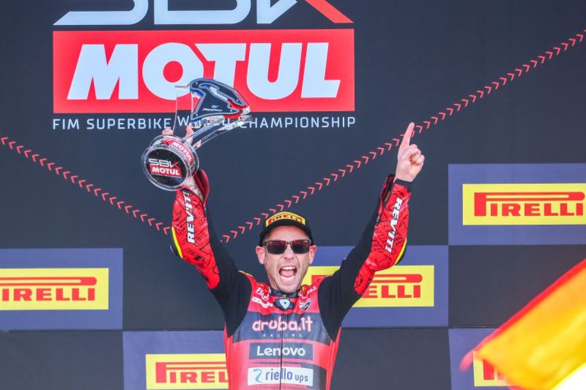 Bautista berhasil ungguli dua rival terbesarnya Toprak dan Rea di Race 2 WSBK Prancis