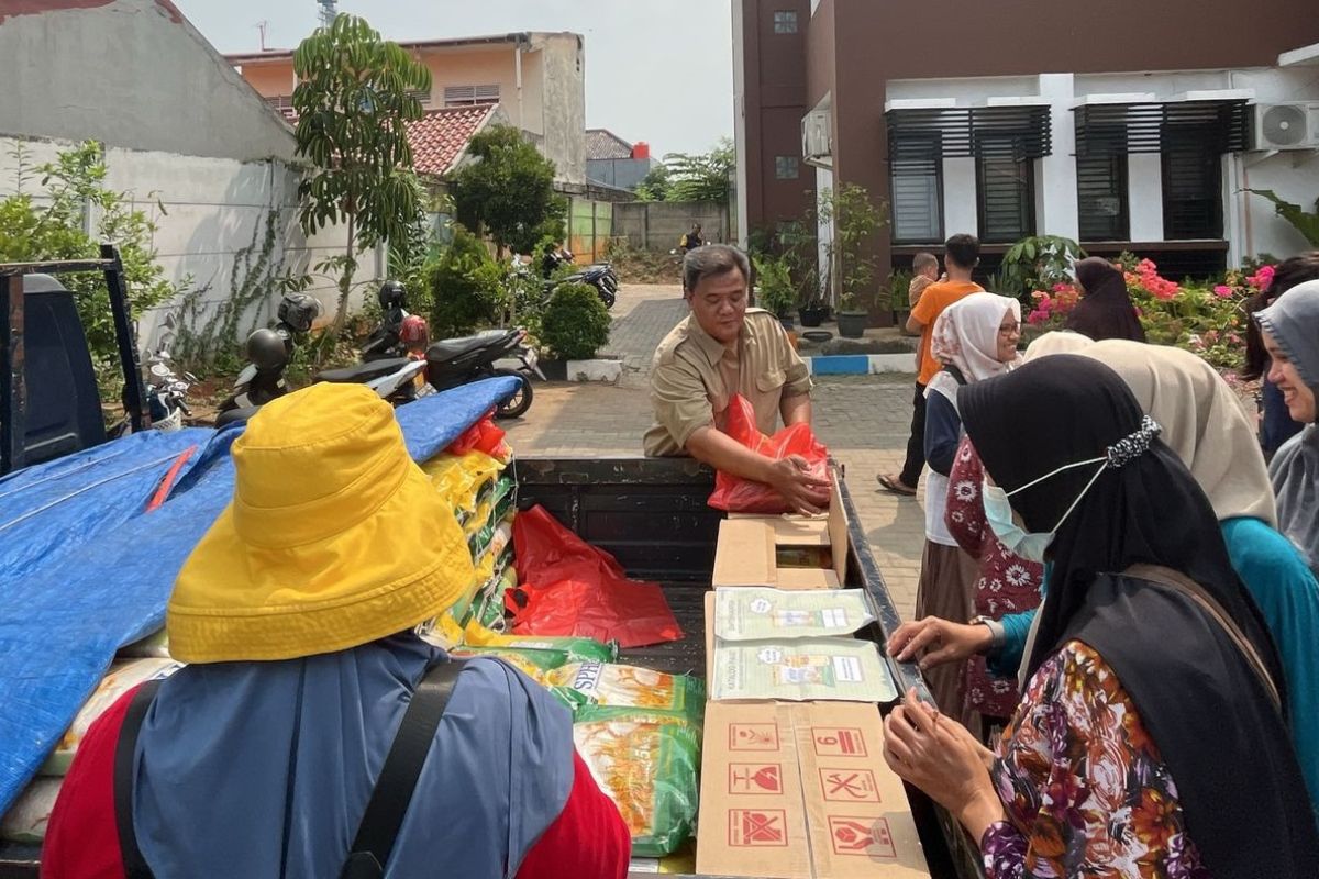 Pemkot Tangerang bersama Bulog jual beras murah di 13 kecamatan