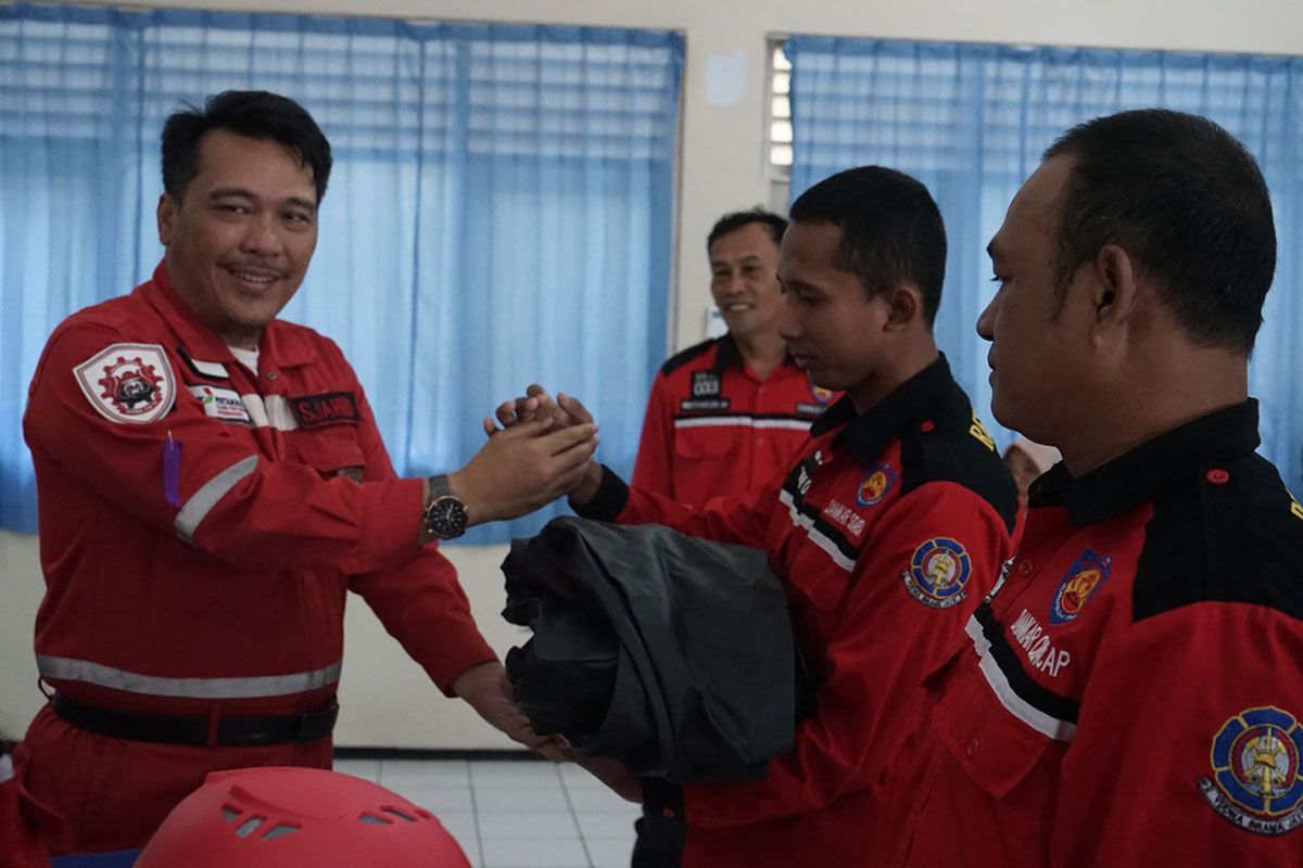Kilang Cilacap serahkan bantuan APD untuk mendukung Redkar