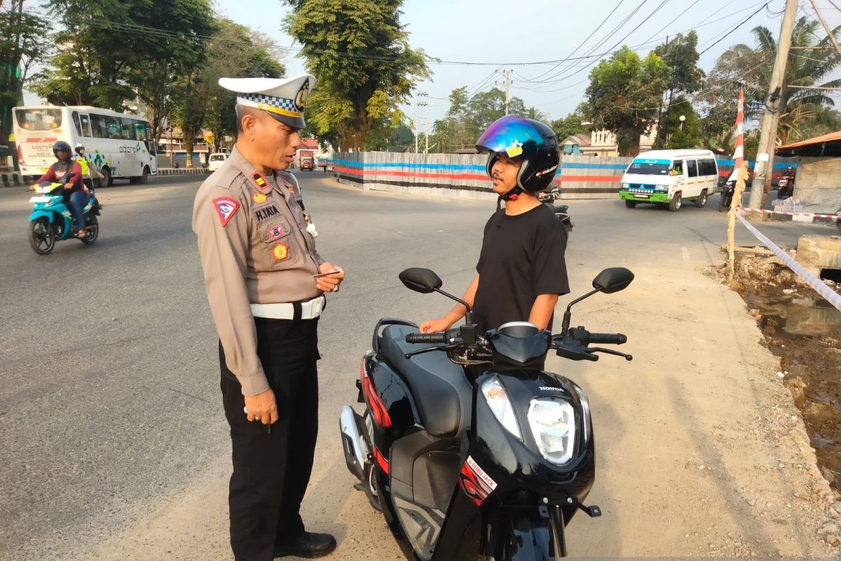 Satlantas Polres Balangan berikan teguran humanis kepada pengendara